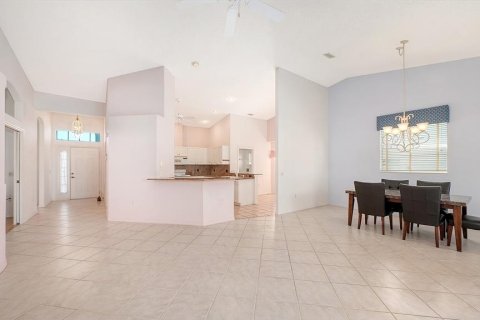 House in Sarasota, Florida 3 bedrooms, 174.19 sq.m. № 2199410 - photo 21