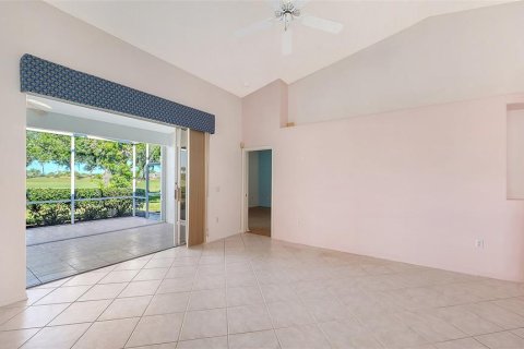 House in Sarasota, Florida 3 bedrooms, 174.19 sq.m. № 2199410 - photo 6
