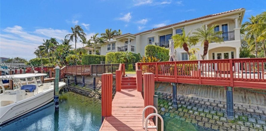 Adosado en Hollywood, Florida 3 dormitorios, 204.76 m2 № 1839652