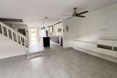 Townhouse in Plantation, Florida 3 bedrooms, 157 sq.m. № 2020630