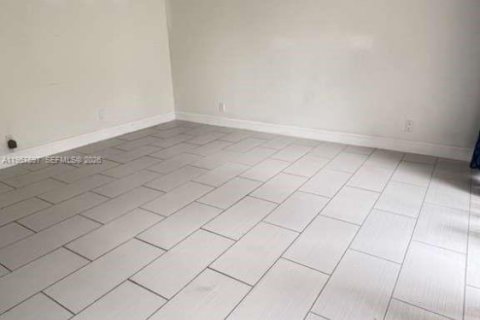 Townhouse in Plantation, Florida 3 bedrooms, 157 sq.m. № 2020630 - photo 13