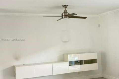 Townhouse in Plantation, Florida 3 bedrooms, 157 sq.m. № 2020630 - photo 2