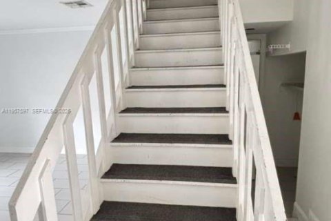 Townhouse in Plantation, Florida 3 bedrooms, 157 sq.m. № 2020630 - photo 8