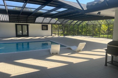 House in Miami, Florida 5 bedrooms, 513.1 sq.m. № 1948304 - photo 10