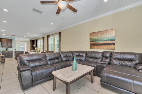 House in Kissimmee, Florida 8 bedrooms, 316.98 sq.m. № 2148928 - photo 13