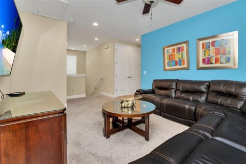 House in Kissimmee, Florida 8 bedrooms, 316.98 sq.m. № 2148928 - photo 19