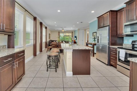 House in Kissimmee, Florida 8 bedrooms, 316.98 sq.m. № 2148928 - photo 4