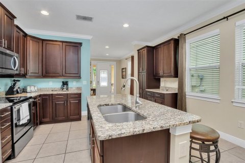 House in Kissimmee, Florida 8 bedrooms, 316.98 sq.m. № 2148928 - photo 8