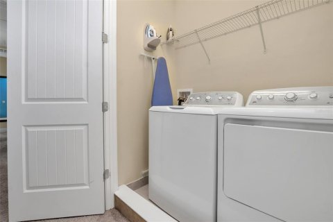 House in Kissimmee, Florida 8 bedrooms, 316.98 sq.m. № 2148928 - photo 20