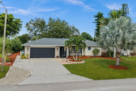 Casa en Cape Coral, Florida 3 dormitorios, 125.7 m2 № 2387409