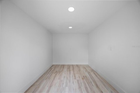 Casa en venta en Tampa, Florida, 3 dormitorios, 120.77 m2 № 1769491 - foto 29