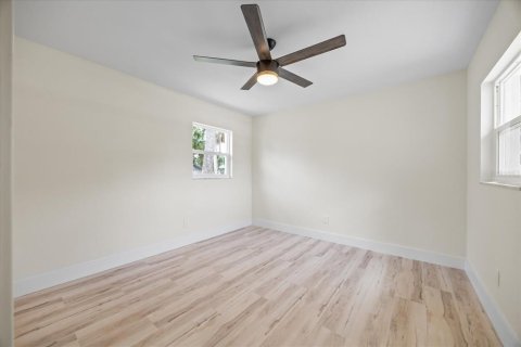 Casa en venta en Tampa, Florida, 3 dormitorios, 120.77 m2 № 1769491 - foto 23