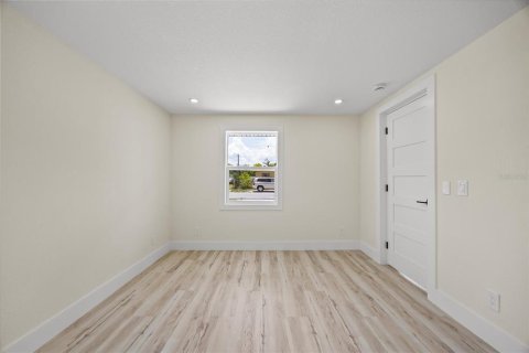 Casa en venta en Tampa, Florida, 3 dormitorios, 120.77 m2 № 1769491 - foto 16