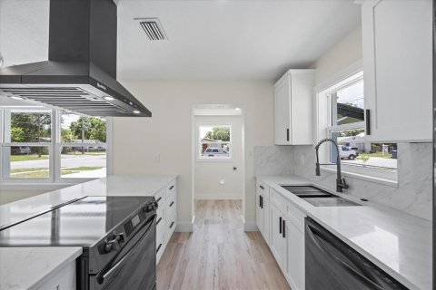 Casa en venta en Tampa, Florida, 3 dormitorios, 120.77 m2 № 1769491 - foto 12