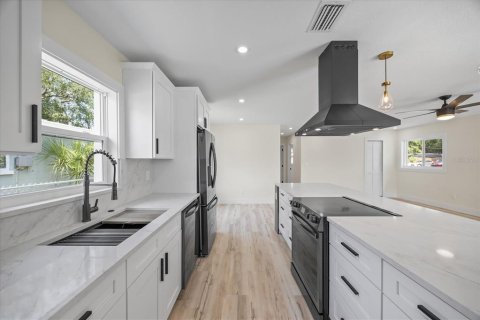 Casa en venta en Tampa, Florida, 3 dormitorios, 120.77 m2 № 1769491 - foto 13