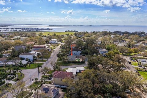 Casa en venta en Tampa, Florida, 6 dormitorios, 566.7 m2 № 1916842 - foto 5