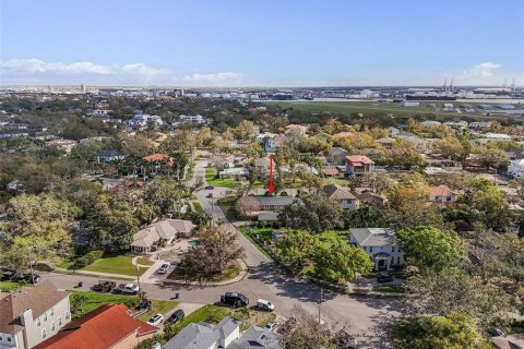 Casa en venta en Tampa, Florida, 6 dormitorios, 566.7 m2 № 1916842 - foto 7