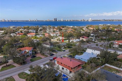 Casa en venta en Tampa, Florida, 6 dormitorios, 566.7 m2 № 1916842 - foto 2