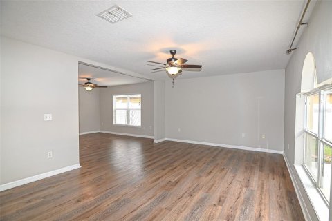 Villa ou maison à vendre à Haines City, Floride: 4 chambres, 205.78 m2 № 2213653 - photo 8