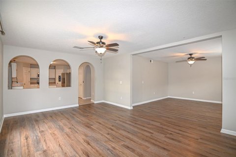 Villa ou maison à vendre à Haines City, Floride: 4 chambres, 205.78 m2 № 2213653 - photo 7