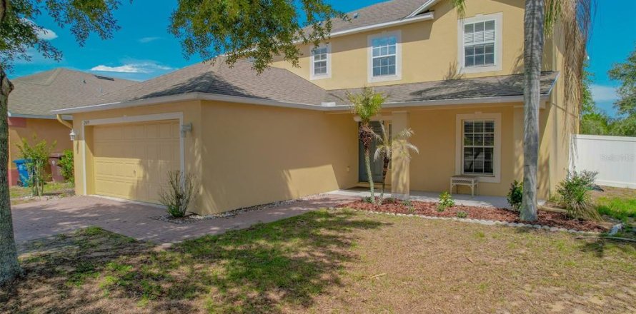 Villa ou maison à Haines City, Floride 4 chambres, 205.78 m2 № 2213653
