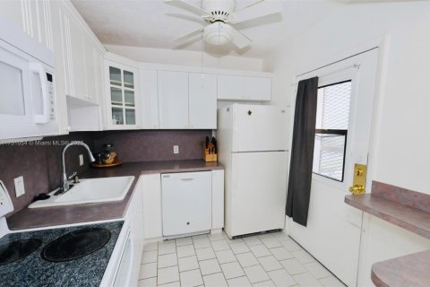 Condominio en venta en Aventura, Florida, 2 dormitorios, 92.34 m2 № 1868188 - foto 4