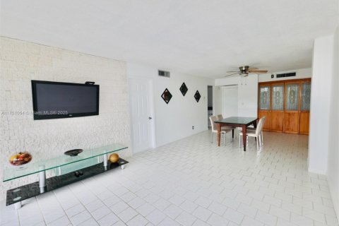 Condominio en venta en Aventura, Florida, 2 dormitorios, 92.34 m2 № 1868188 - foto 3