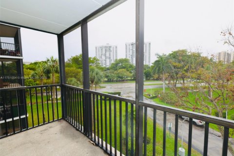 Condominio en venta en Aventura, Florida, 2 dormitorios, 92.34 m2 № 1868188 - foto 9