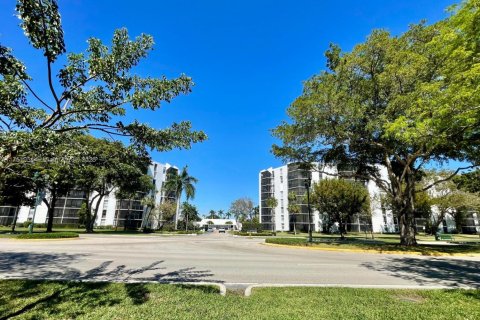 Condominio en venta en Aventura, Florida, 2 dormitorios, 92.34 m2 № 1868188 - foto 1