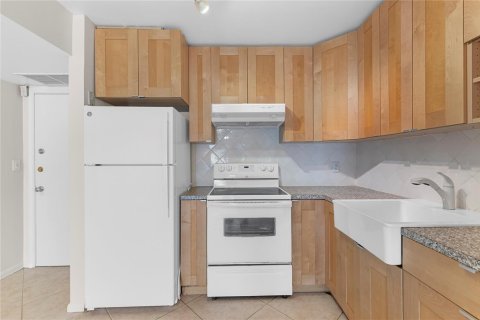 Condominio en alquiler en Pompano Beach, Florida, 1 dormitorio, 69.68 m2 № 2086022 - foto 7
