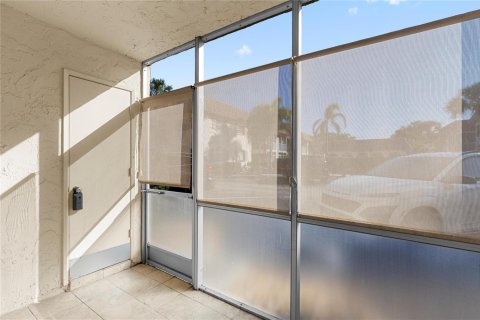 Condominio en alquiler en Pompano Beach, Florida, 1 dormitorio, 69.68 m2 № 2086022 - foto 3