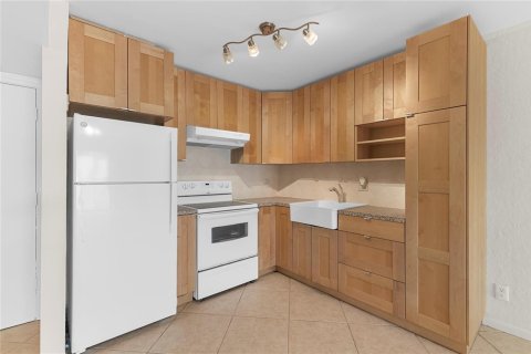 Condominio en alquiler en Pompano Beach, Florida, 1 dormitorio, 69.68 m2 № 2086022 - foto 5