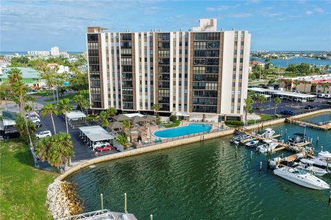 Condo à Treasure Island, Floride, 1 chambre  № 2129327