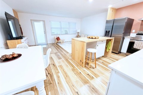 Condo in Deerfield Beach, Florida, 1 bedroom  № 2020235 - photo 10