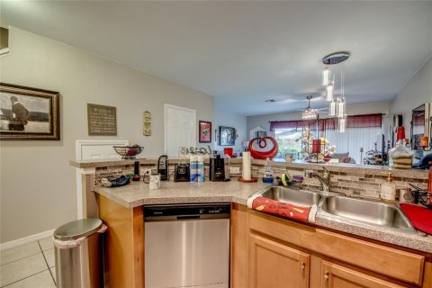 Touwnhouse à vendre à Lehigh Acres, Floride: 3 chambres, 141.21 m2 № 2166526 - photo 17