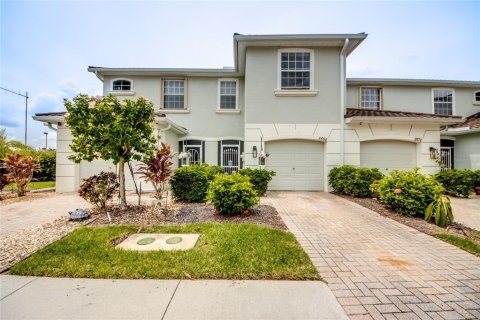 Touwnhouse à vendre à Lehigh Acres, Floride: 3 chambres, 141.21 m2 № 2166526 - photo 3