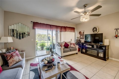 Touwnhouse à vendre à Lehigh Acres, Floride: 3 chambres, 141.21 m2 № 2166526 - photo 14