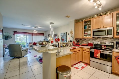 Touwnhouse à vendre à Lehigh Acres, Floride: 3 chambres, 141.21 m2 № 2166526 - photo 16