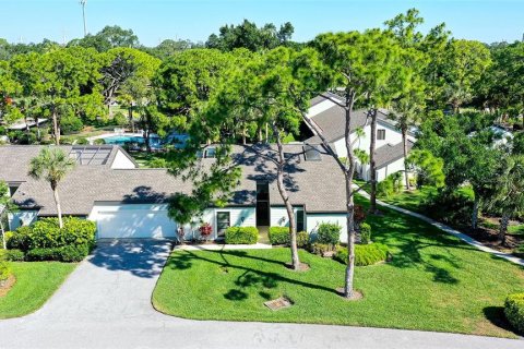 Villa ou maison à vendre à Sarasota, Floride: 2 chambres, 142.6 m2 № 2199333 - photo 2
