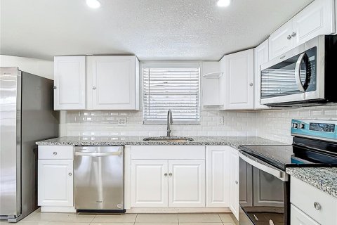 Casa en venta en Port Richey, Florida, 3 dormitorios, 126.35 m2 № 1910868 - foto 13