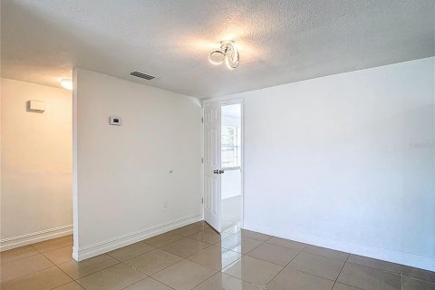 Casa en venta en Port Richey, Florida, 3 dormitorios, 126.35 m2 № 1910868 - foto 16