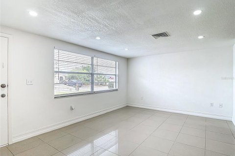 Casa en venta en Port Richey, Florida, 3 dormitorios, 126.35 m2 № 1910868 - foto 6