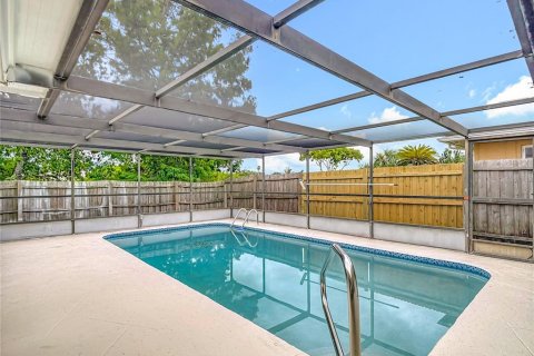 Casa en venta en Port Richey, Florida, 3 dormitorios, 126.35 m2 № 1910868 - foto 2