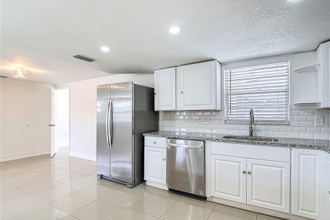 Casa en venta en Port Richey, Florida, 3 dormitorios, 126.35 m2 № 1910868 - foto 14