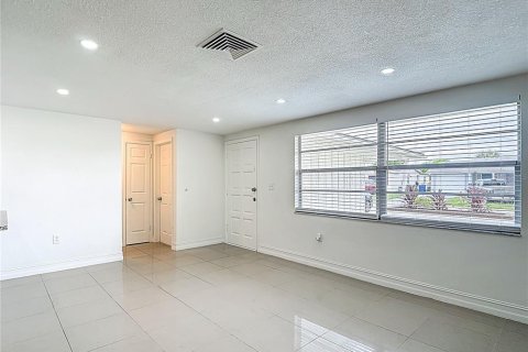 Casa en venta en Port Richey, Florida, 3 dormitorios, 126.35 m2 № 1910868 - foto 5