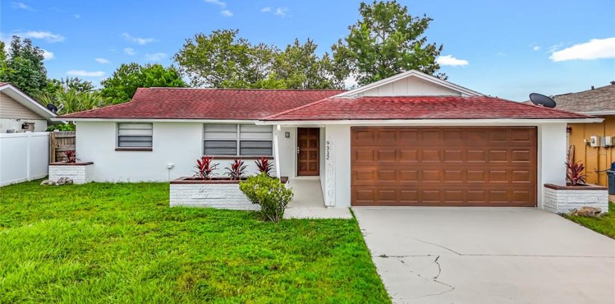 Casa en Port Richey, Florida 3 dormitorios, 126.35 m2 № 1910868