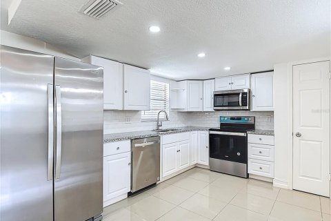 Casa en venta en Port Richey, Florida, 3 dormitorios, 126.35 m2 № 1910868 - foto 10