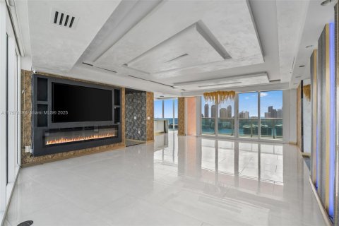 Condominio en venta en Aventura, Florida, 3 dormitorios, 252.69 m2 № 1713939 - foto 9