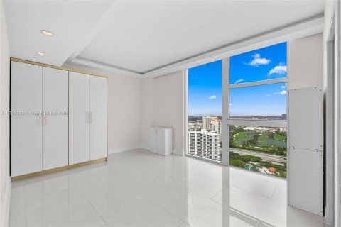 Condominio en venta en Aventura, Florida, 3 dormitorios, 252.69 m2 № 1713939 - foto 28