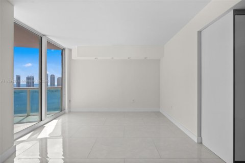 Condominio en venta en Aventura, Florida, 3 dormitorios, 252.69 m2 № 1713939 - foto 24